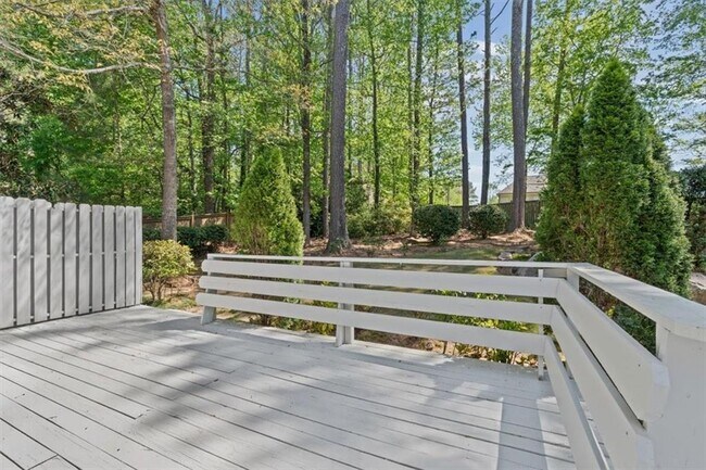 Building Photo - 2420 Castle Ln NE