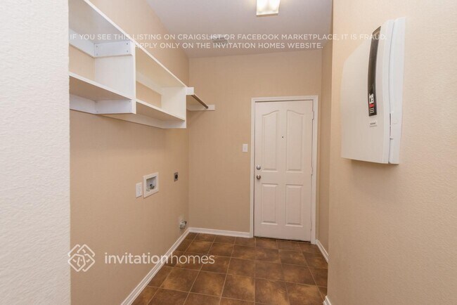 Building Photo - 9200 Farmer Dr