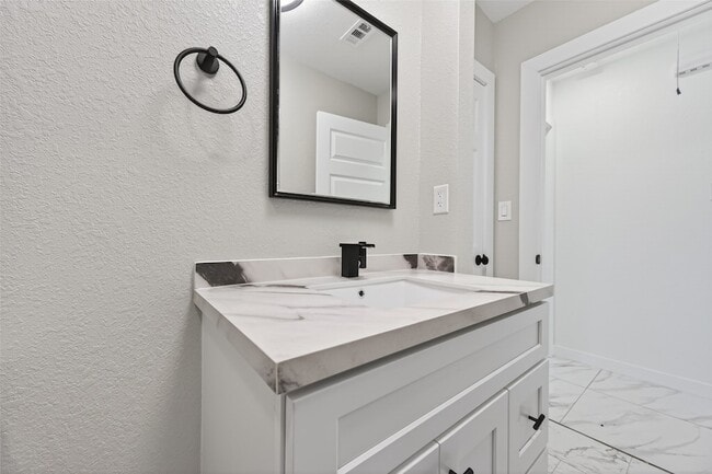 Building Photo - 2202 Alabama St