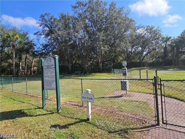 Building Photo - 11500 Villa Grand