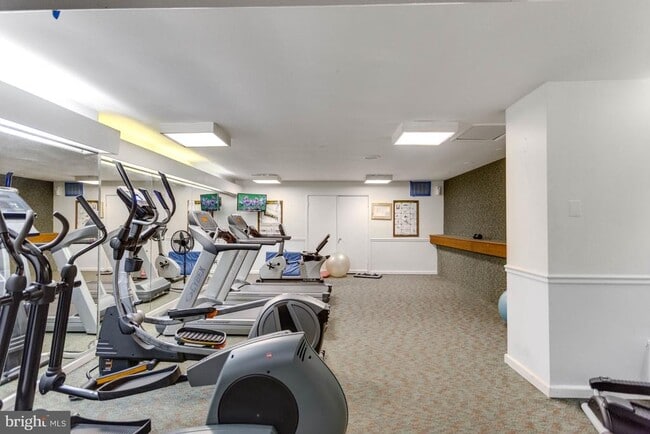 Building Photo - 5340 Holmes Run Pkwy