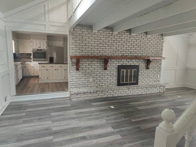 Building Photo - 275 Devilla Trce