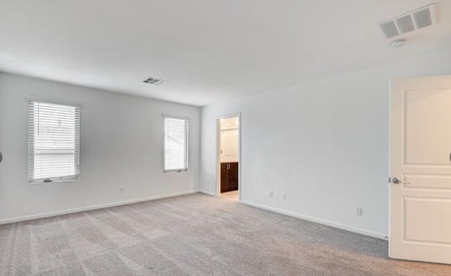 Building Photo - 8056 Haywood Estate Ave