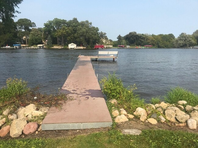 Building Photo - 4318 Golf Dr