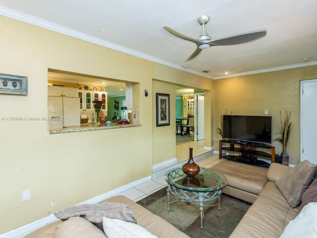 Building Photo - 5524 Garfield St