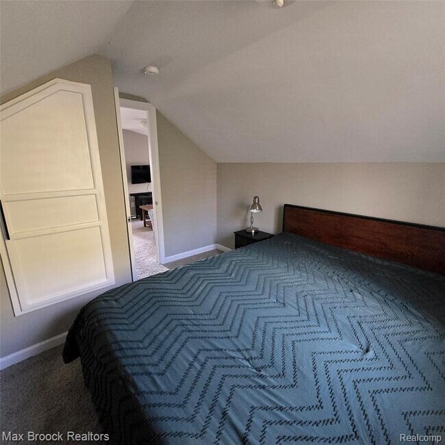 Building Photo - 805 S Winding Dr