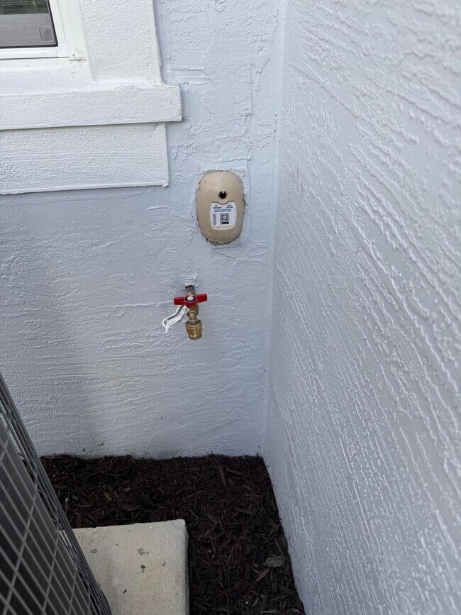 Building Photo - 4718 Longwood Lk Sq