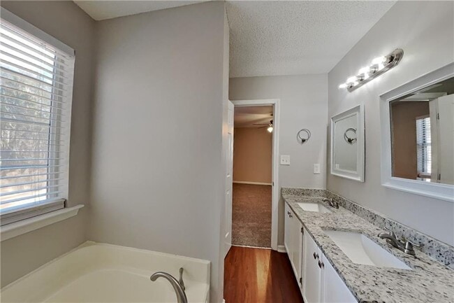 Building Photo - 87 Grapevine Dr