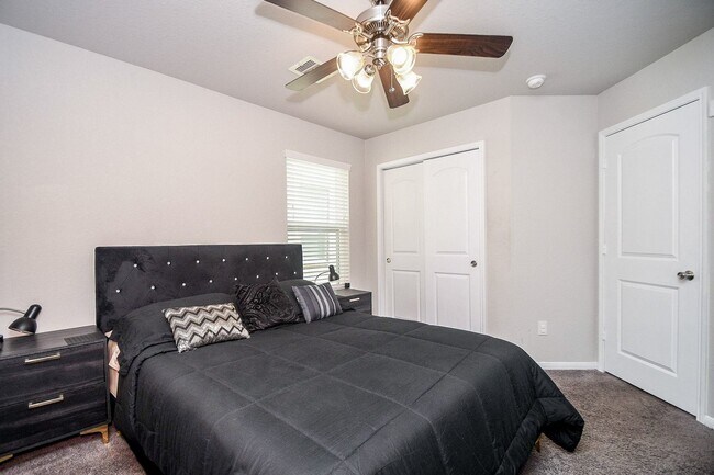 Building Photo - 12234 Chestnut Clearing Trail