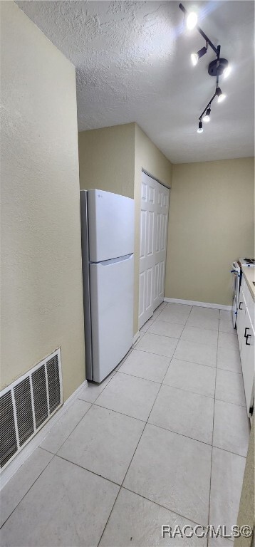 Building Photo - 1164 N Lion Cub Point