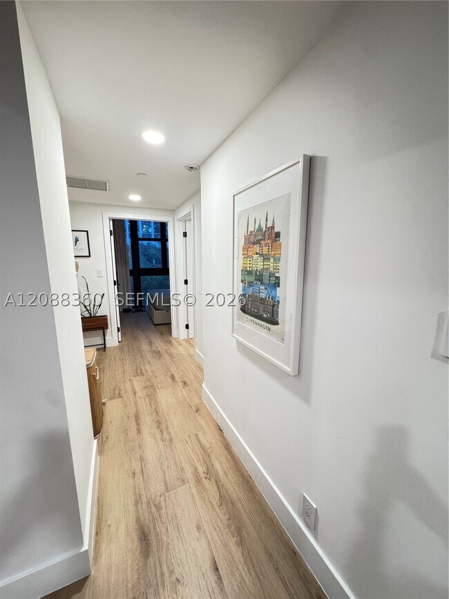 Building Photo - 111 E Flagler St