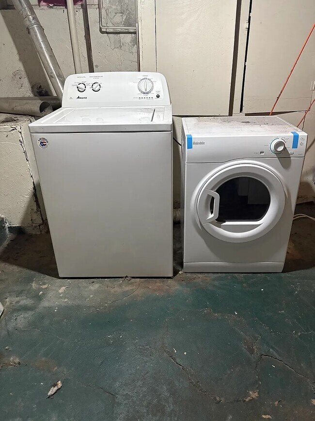 Building Photo - 6113 Spaulding St