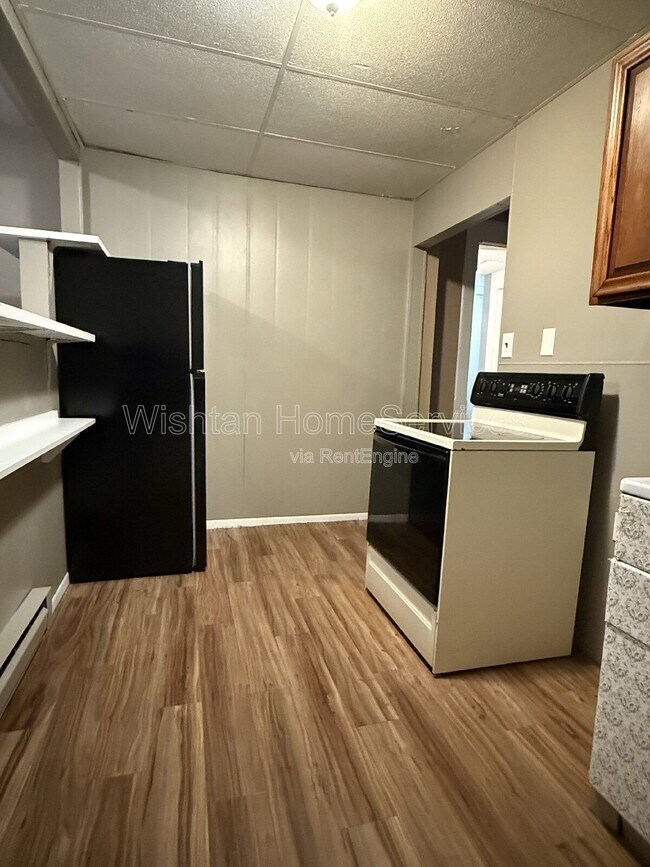 Building Photo - 429 N 8th St