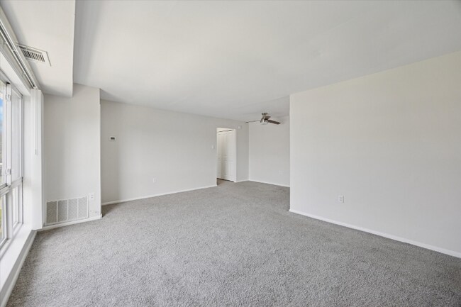 Building Photo - 1760 Tomlinson Rd