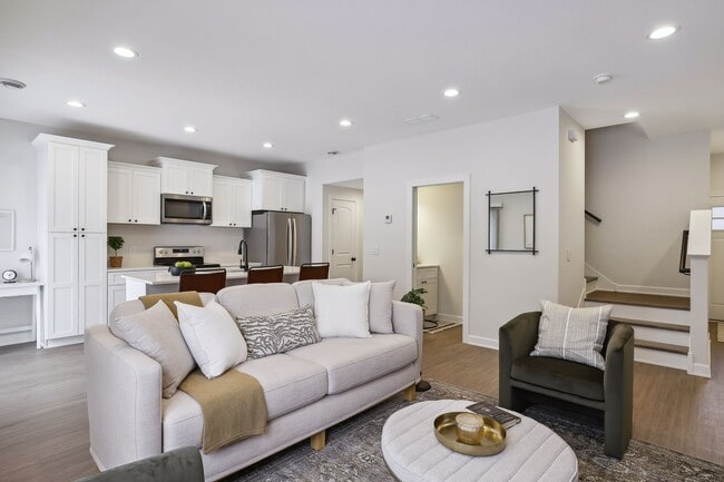 Building Photo - 2460 Cedarwood Ln