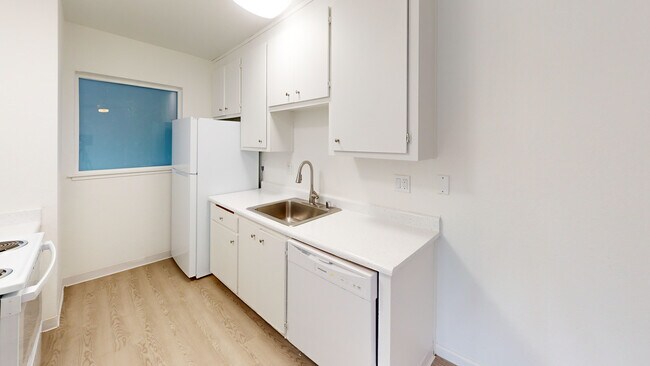 Building Photo - 541 Alameda del Prado