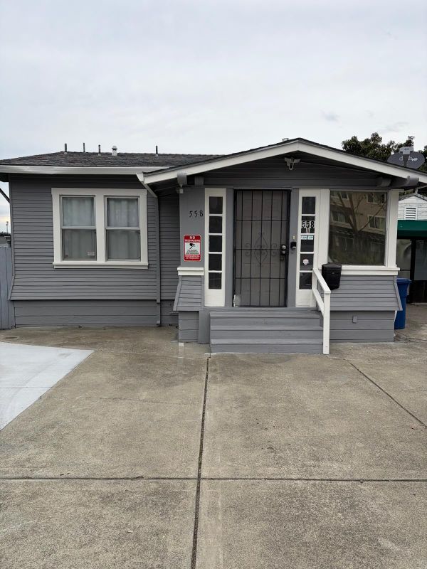 Building Photo - 558 A St