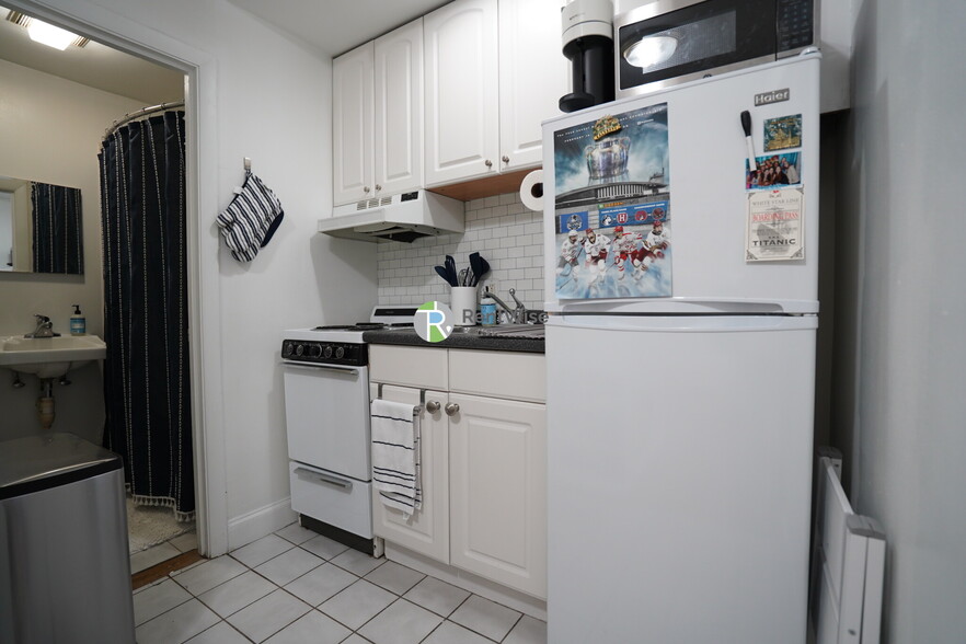 Building Photo - 529 Beacon St