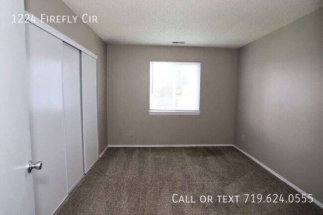 Building Photo - 1224 Firefly Cir