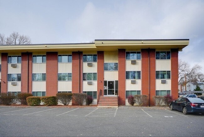 Building Photo - 74 Beach St