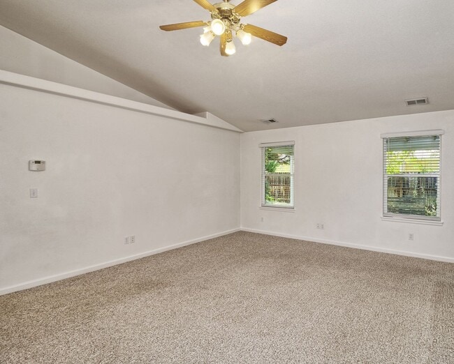 Building Photo - 598 Garnet Dr