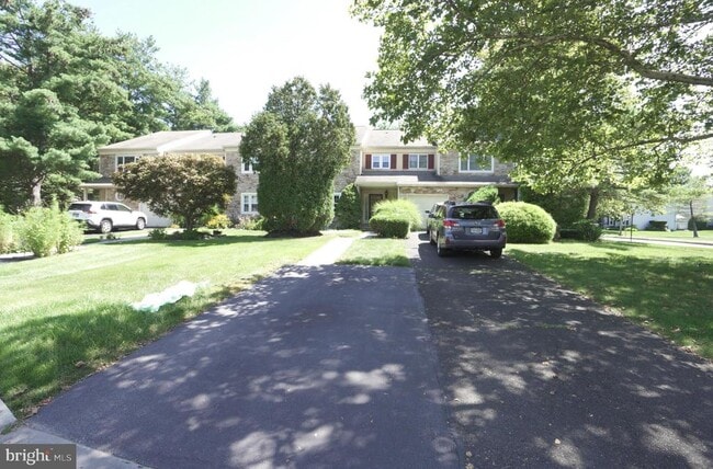 Building Photo - 1703 Smedley Ct