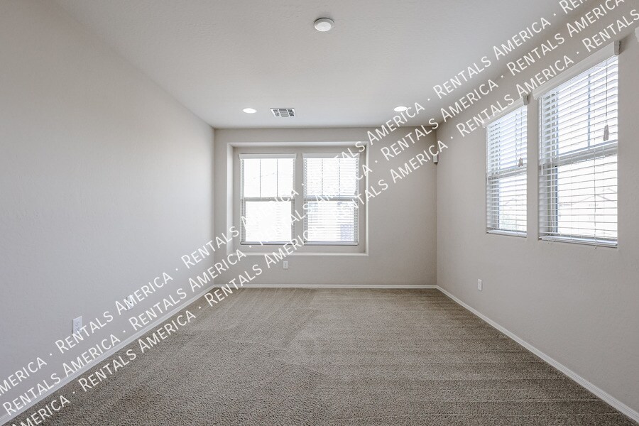 Building Photo - 270 N Scott Dr