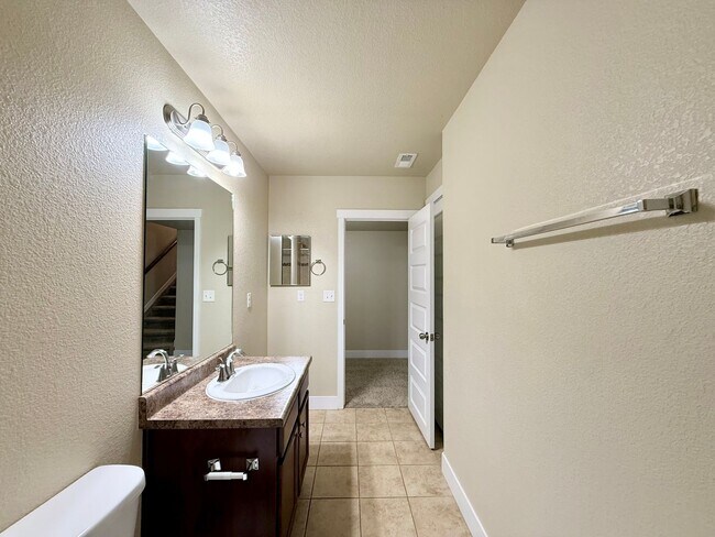 Building Photo - 6531 Wexford Dr