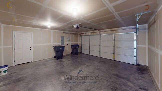 Building Photo - 247 Chapra St