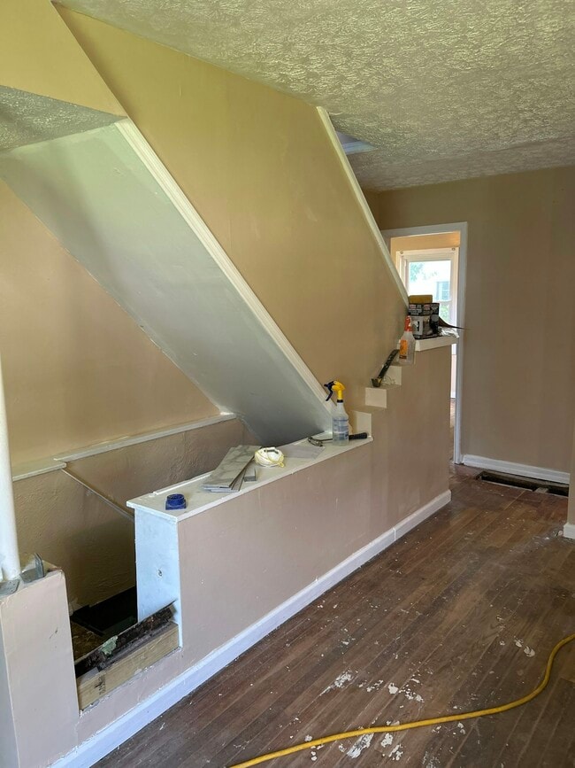 Building Photo - 1340 Kingsley Ave