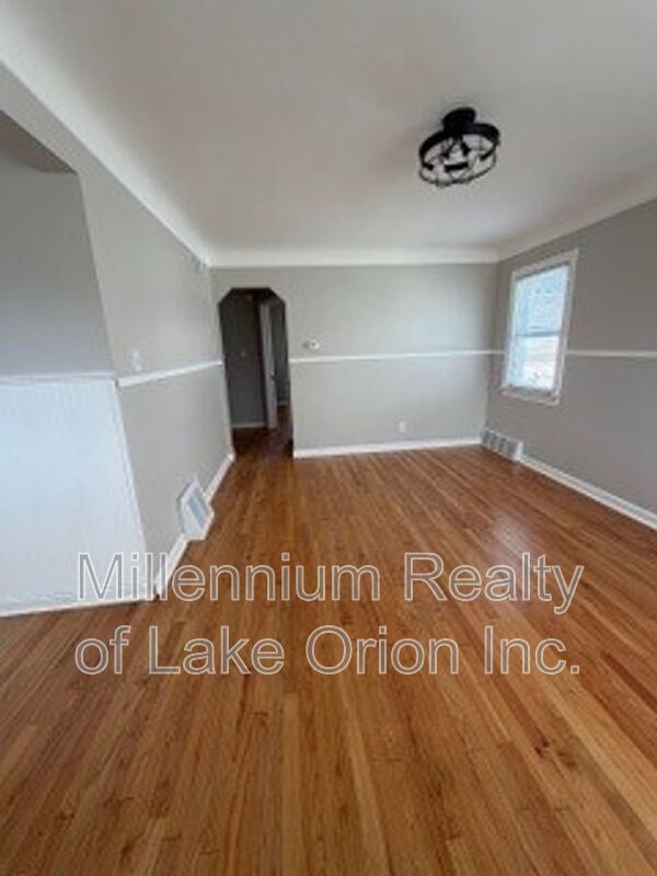 Building Photo - 611 E Madison Ave