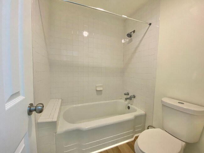 Building Photo - NOW PRE-LEASING FOR JULY: 4 bed 2 bath 2car garage in Tech Terrace