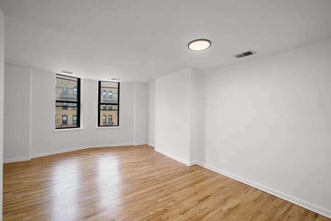 Building Photo - 1224 Washington St