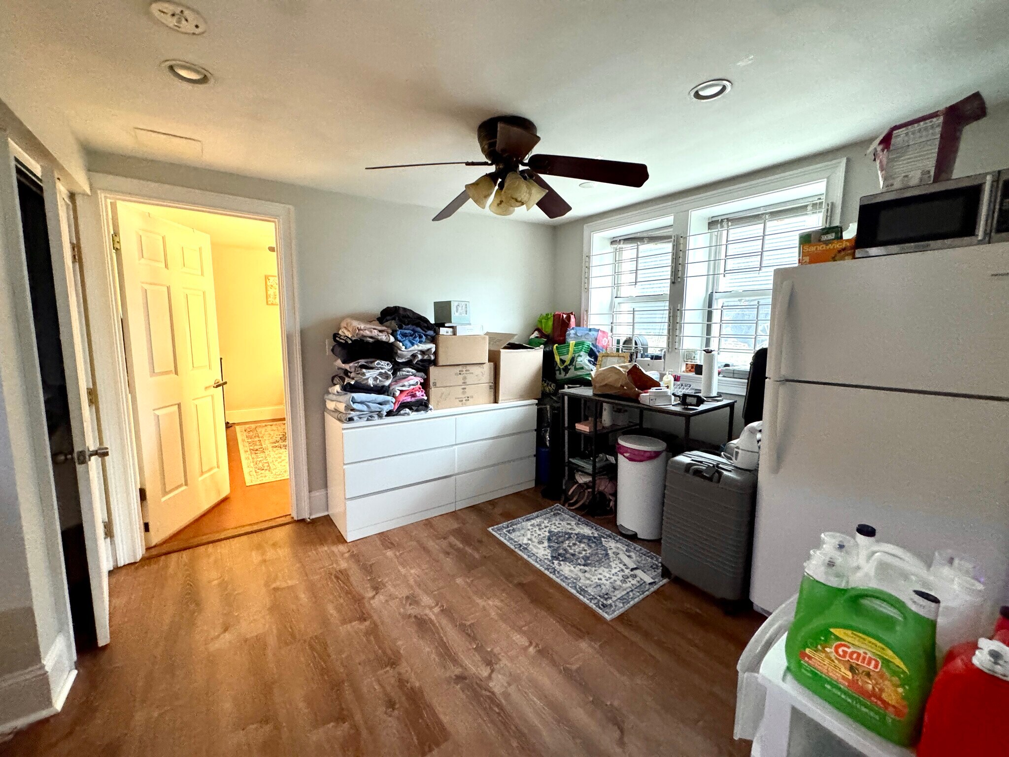 Building Photo - 717 Parker St