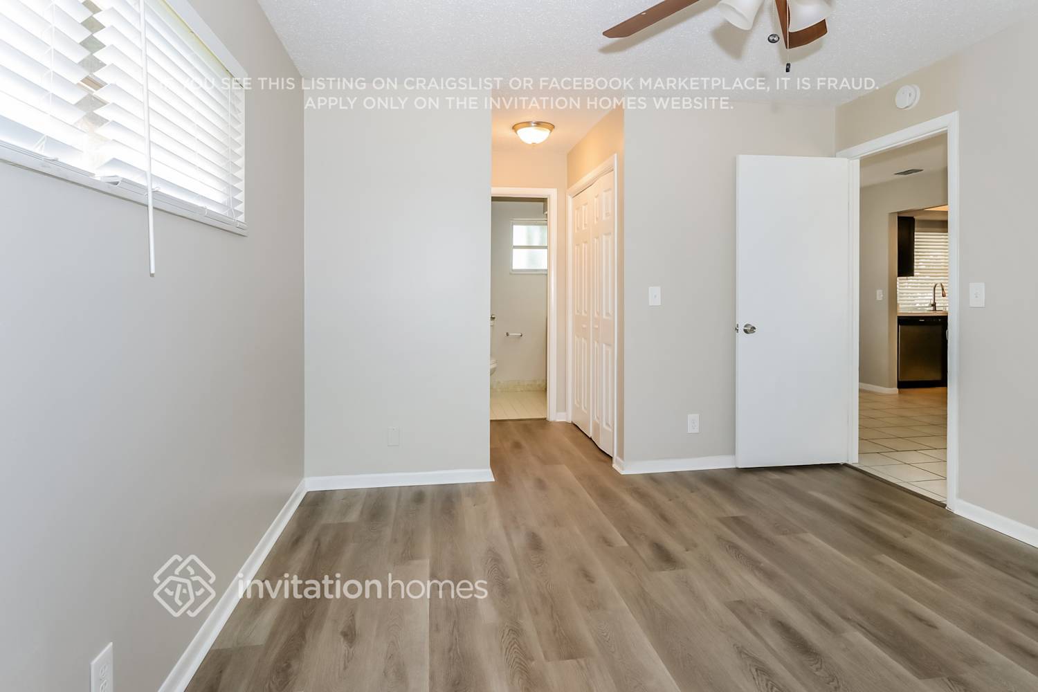 Building Photo - 1132 Essex Dr