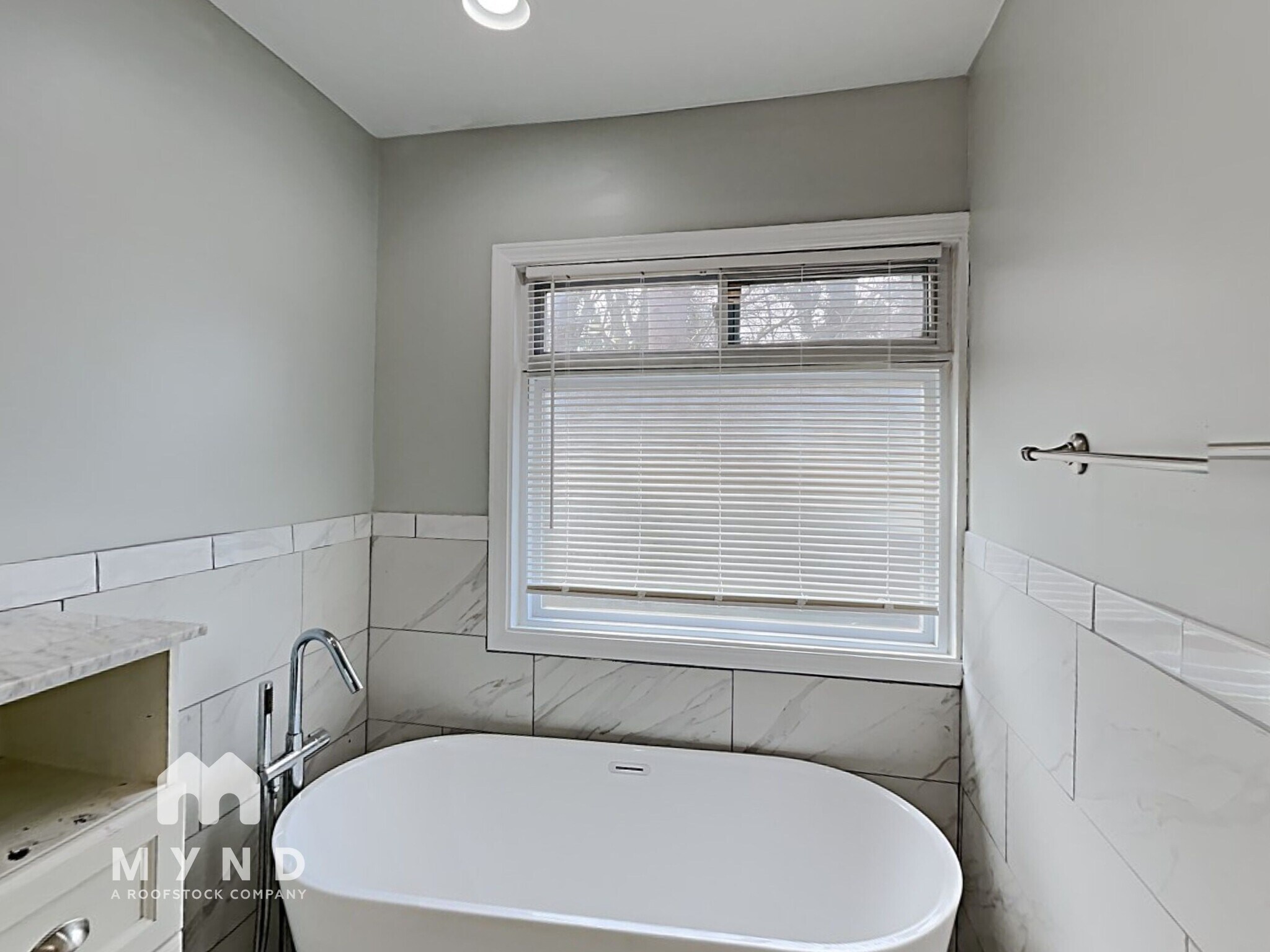 Building Photo - 3206 Amhurst Dr NW