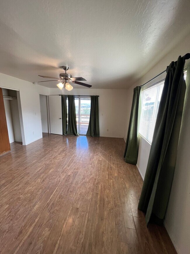 Building Photo - Oroville 4 bed 2 bath 3300sqft country hom...
