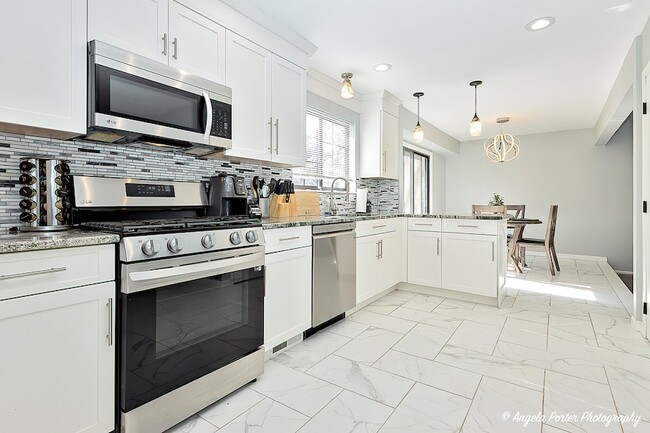 Building Photo - 638 Dordan Ct