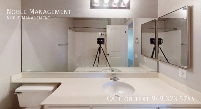 Building Photo - 780 S Tourmaline Ct