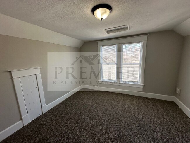 Building Photo - 184 W North St