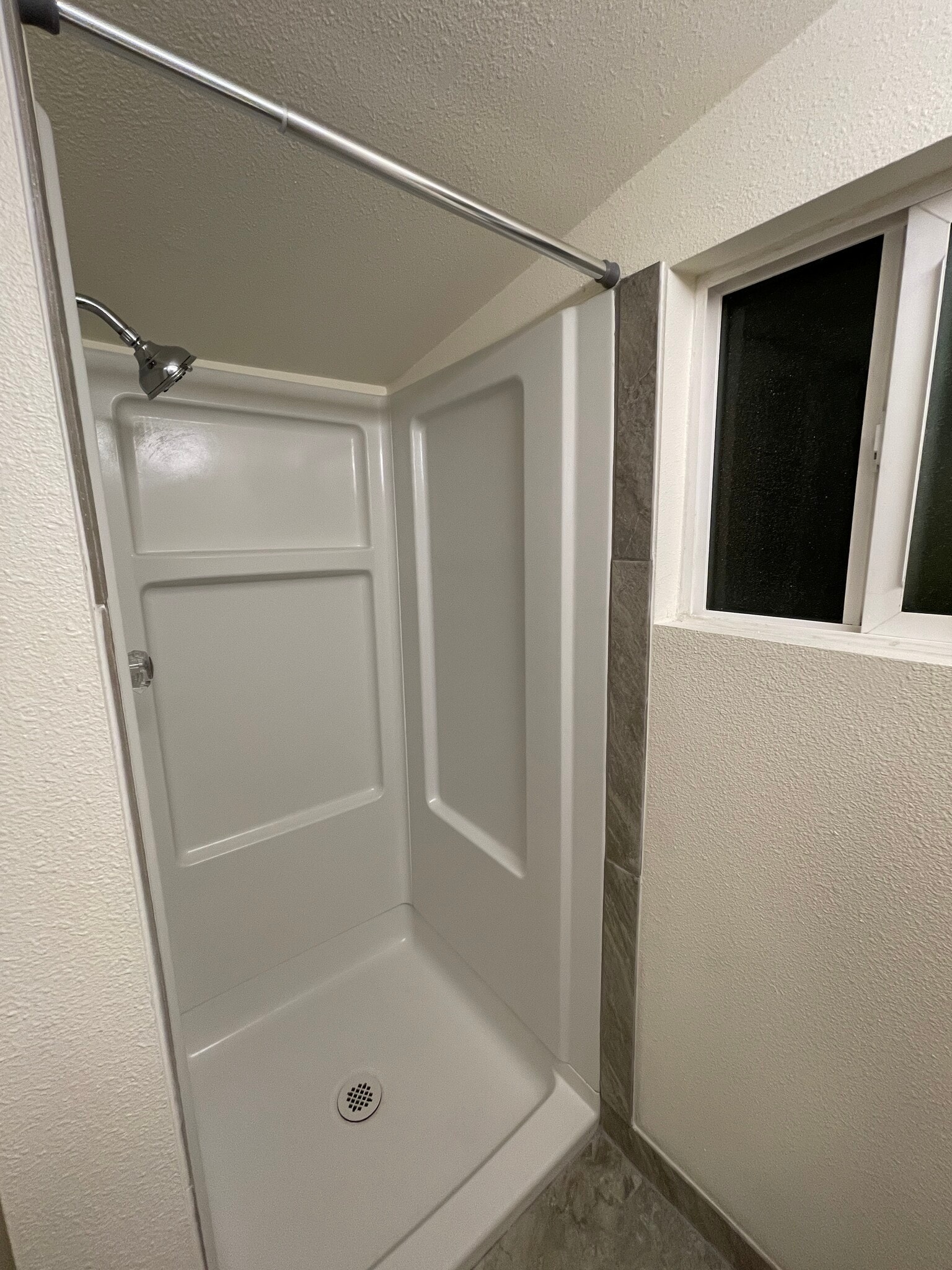 Building Photo - 412 S Mission St