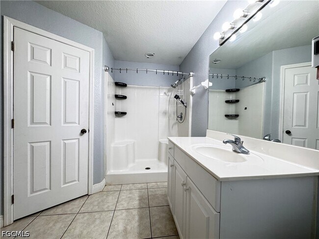 Building Photo - 4606 30th St SW