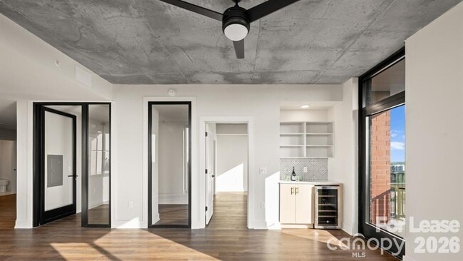 Building Photo - 124 E Kingston Ave