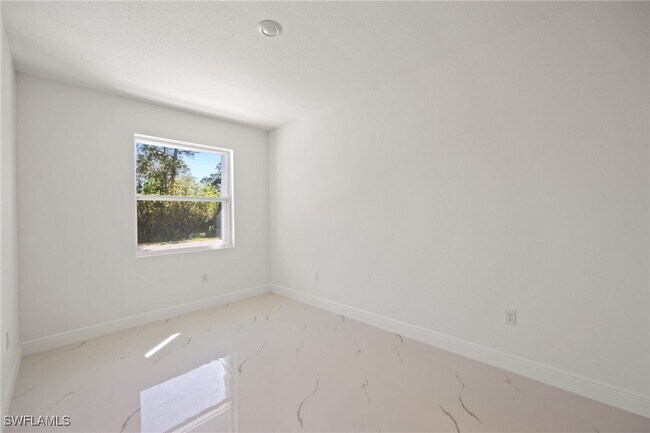 Building Photo - 517 Johns Ave