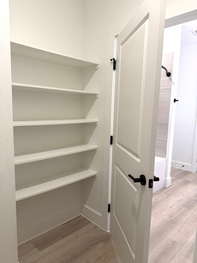 Building Photo - 16601 Braker Ln