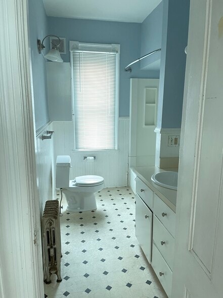 bathroom - 32 Preston St