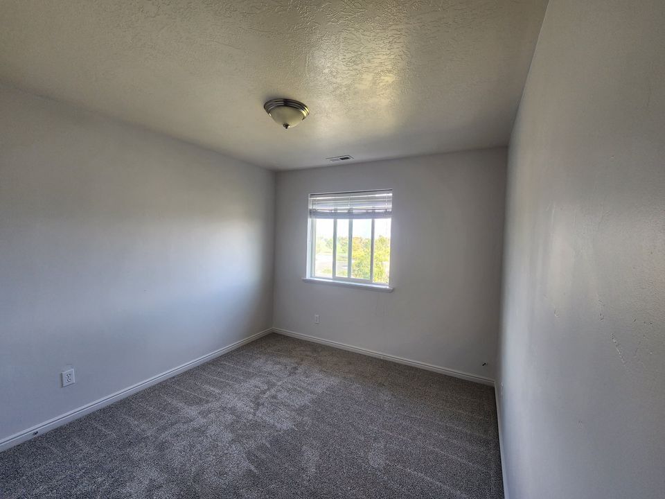 Building Photo - 2034 Churchill Drive