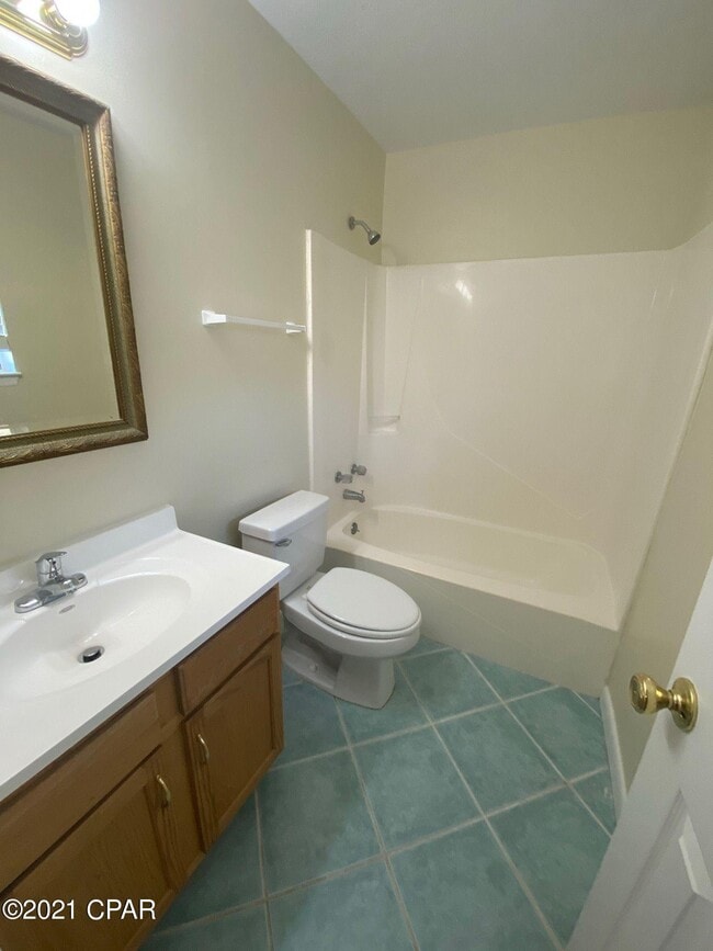 Building Photo - 610 E Pine Forest Dr