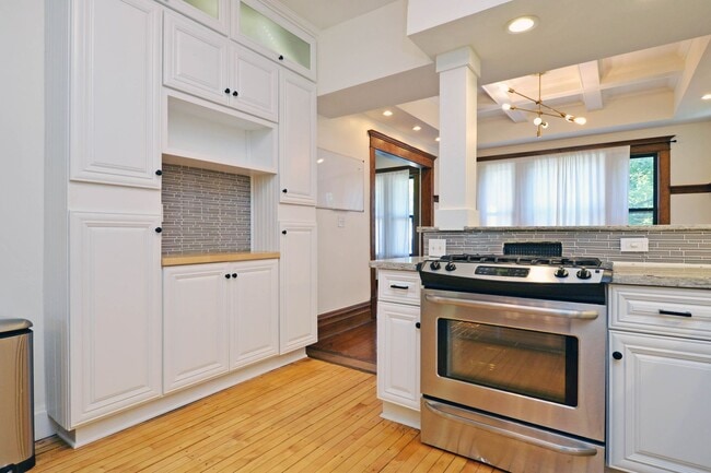 Building Photo - Beautiful 4-Bedroom 2-Bathroom Home Available Now!
