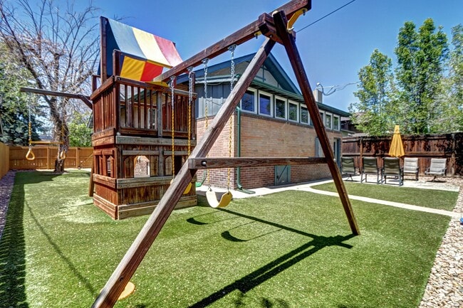 Building Photo - 2360 Birch Street